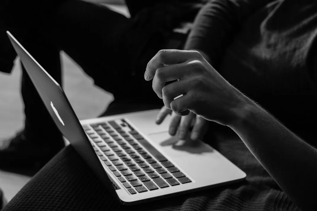 the-grey-scale-login